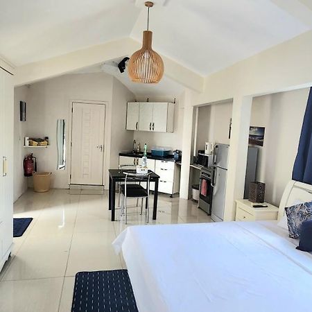 Lovely Studio Apartment With Views Of The Lagoon. Grand-Baie Eksteriør billede