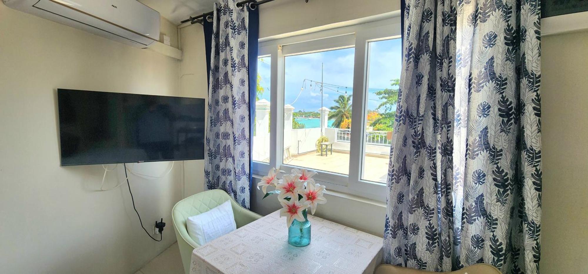 Lovely Studio Apartment With Views Of The Lagoon. Grand-Baie Eksteriør billede